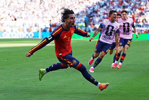 ferran-torres-comemora-gol-da-espanha-sobre-argentina-18525